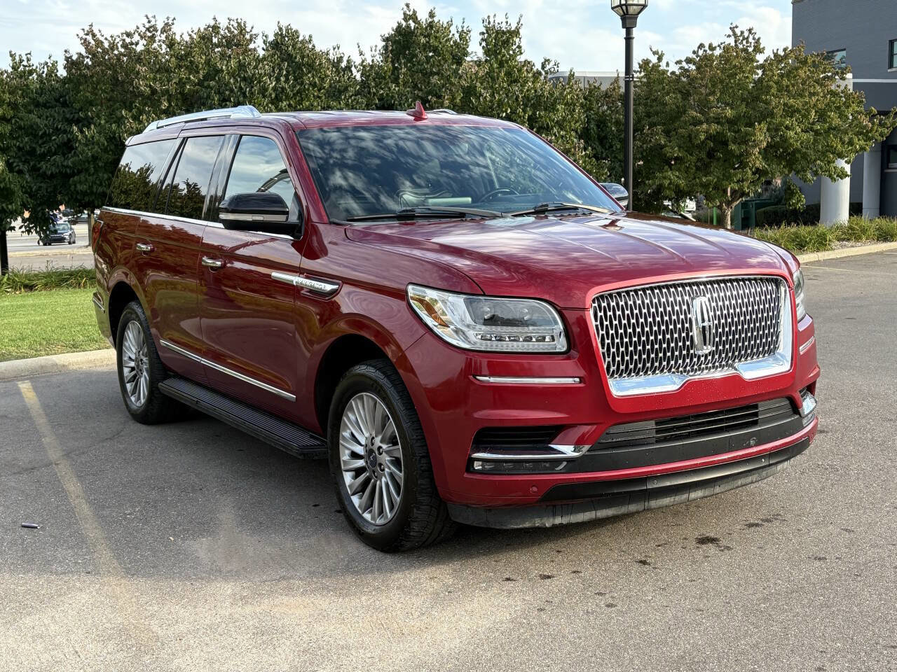 Used 2018 Lincoln Navigator Premiere image 6