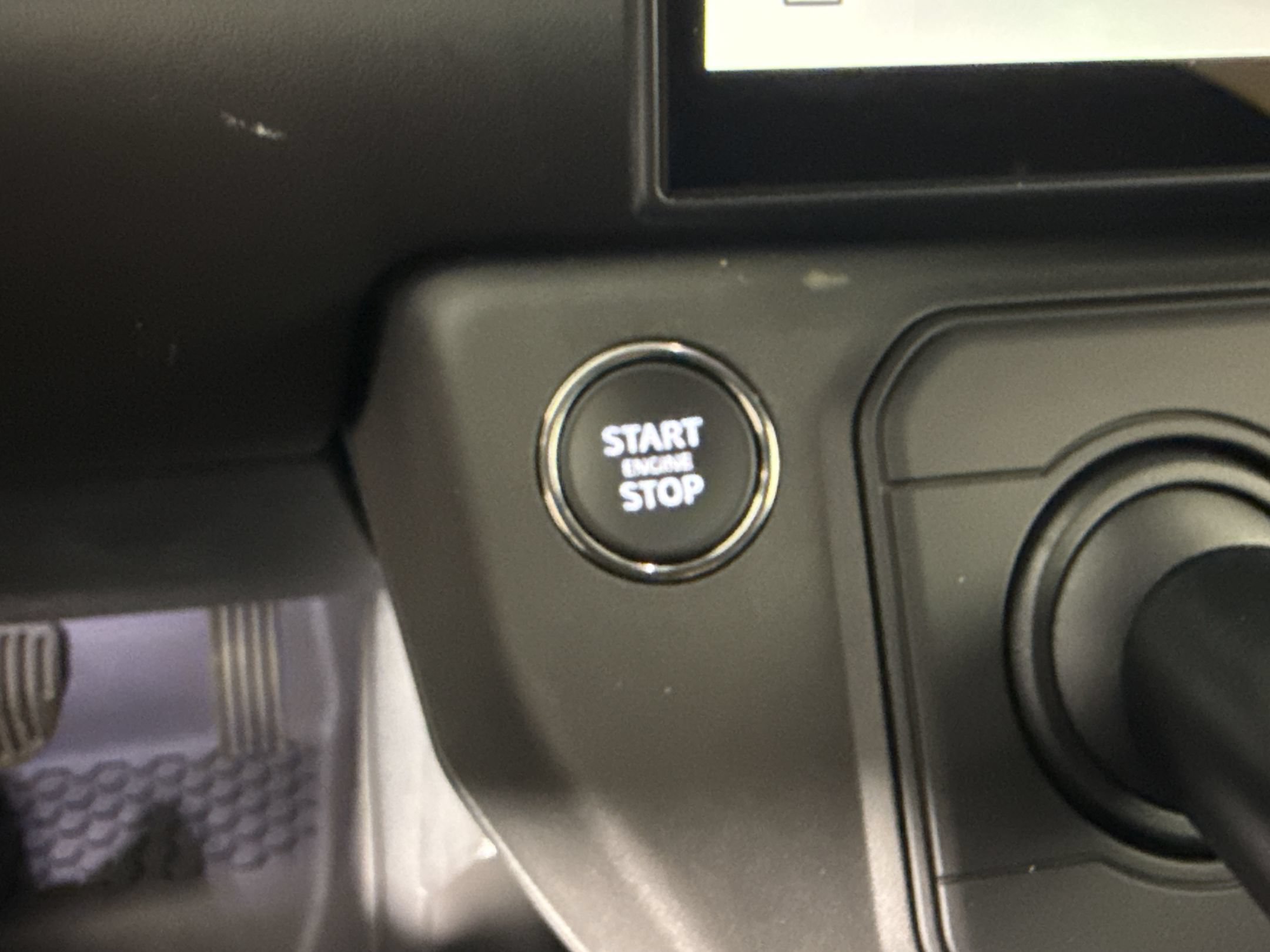 New 2026 Land Rover Defender 130 X-Dynamic SE AWD/4WD image 14