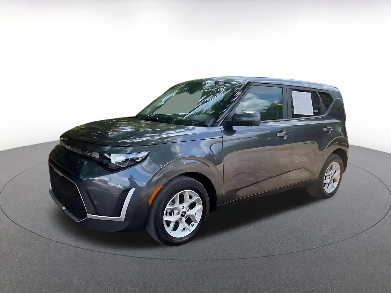 Used 2025 Kia Soul LX w/ LX Technology Package FWD image 8