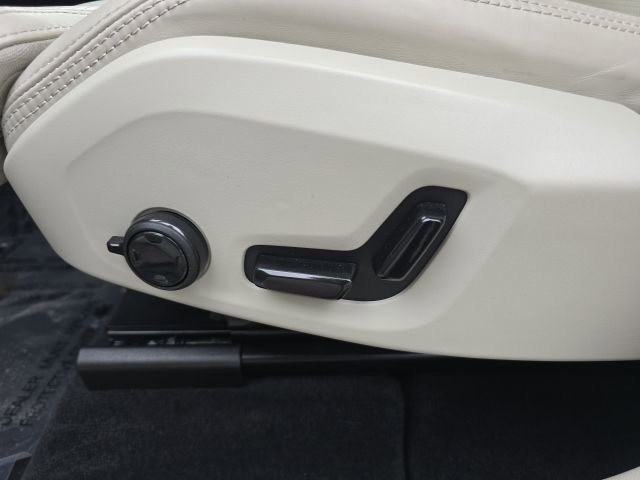 Certified 2023 Volvo XC60 B5 Ultimate w/ Climate Package image 22