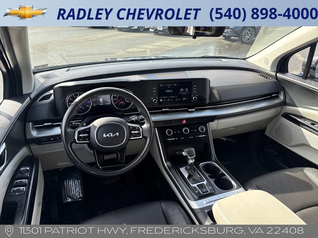 Used 2024 Kia Carnival LX image 13