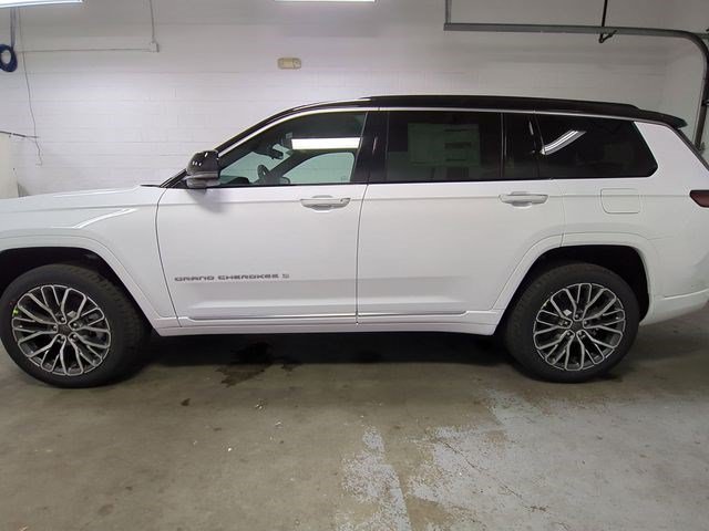 New 2025 Jeep Grand Cherokee L Summit AWD/4WD image 9