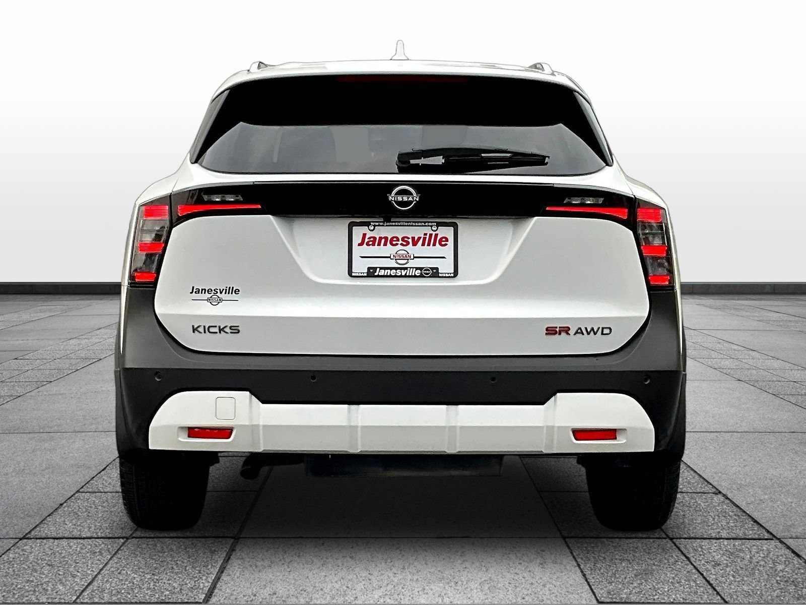 Certified 2025 Nissan Kicks SR AWD/4WD image 6