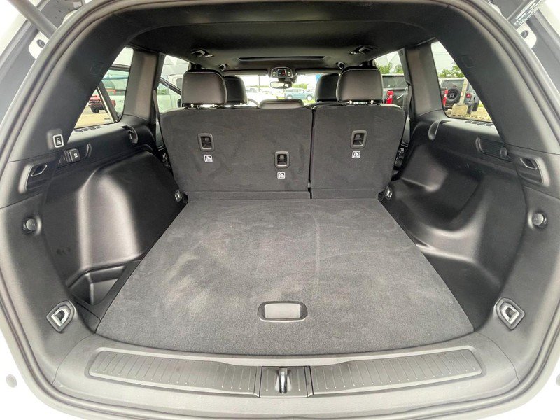Used 2024 Jeep Grand Cherokee Altitude AWD/4WD image 11