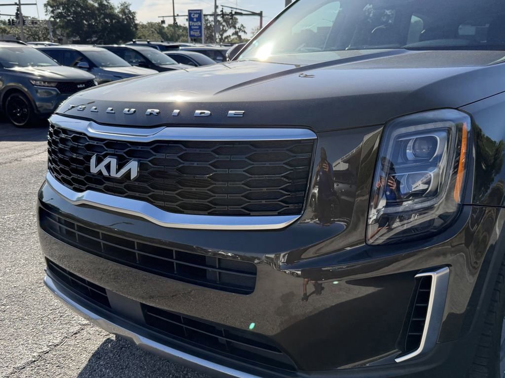 Used 2022 Kia Telluride EX w/ EX Premium Package FWD image 10