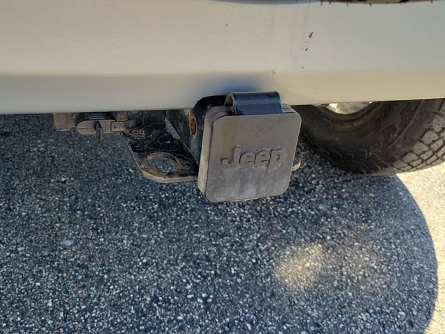 Used 2018 Jeep Wrangler Unlimited Sahara w/ Connectivity Group image 7