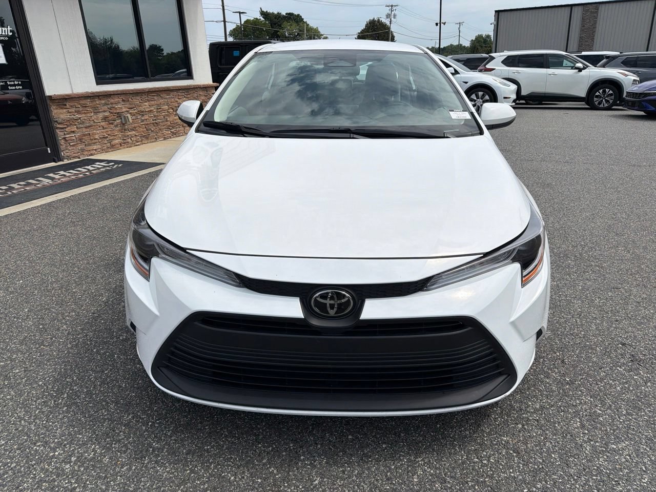 Used 2025 Toyota Corolla LE FWD image 12