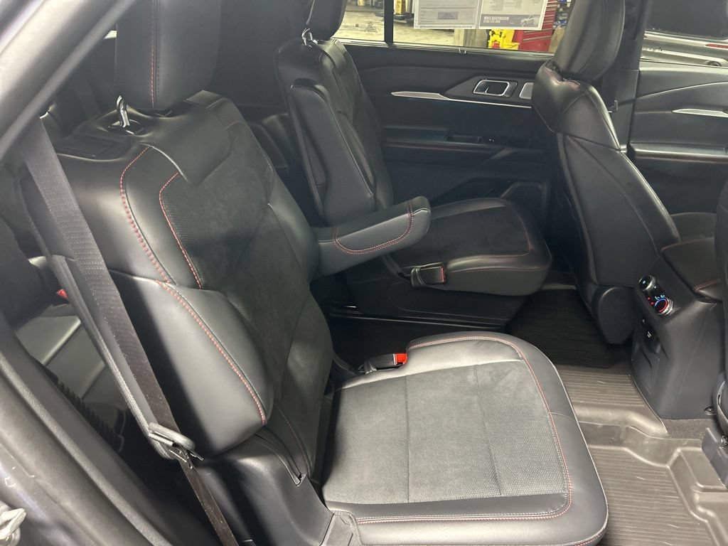Used 2025 Ford Explorer ST AWD/4WD image 11