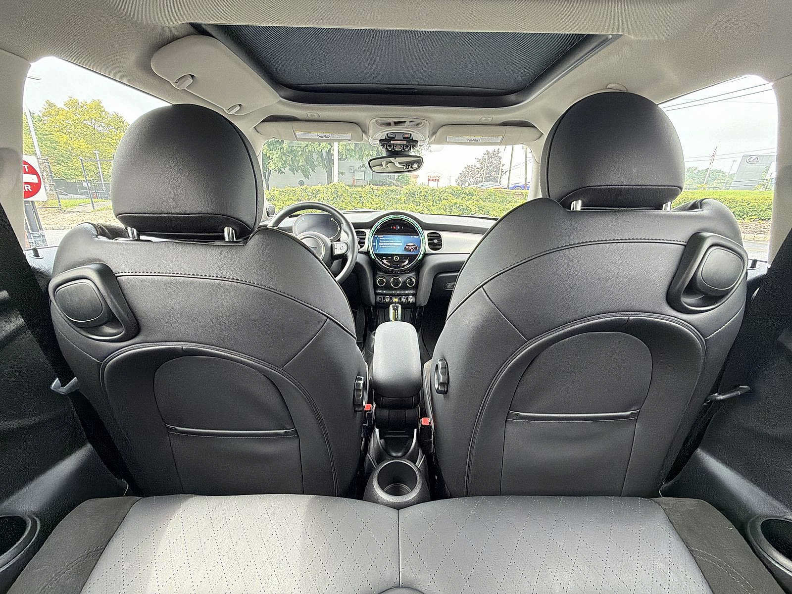 Used 2024 MINI Cooper SE w/ Signature Upholstery Package FWD image 20