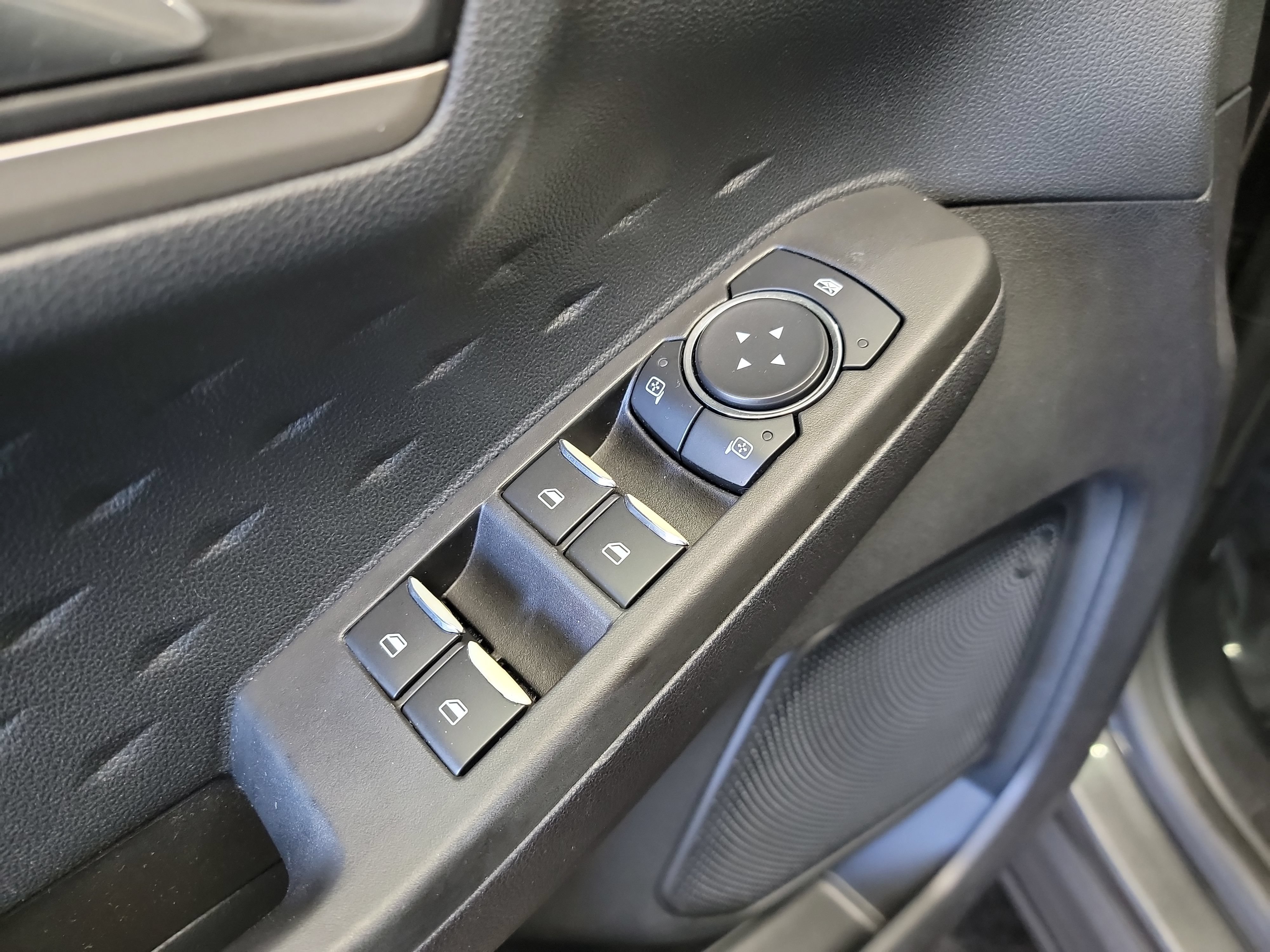 Used 2020 Ford Escape SE AWD/4WD image 14
