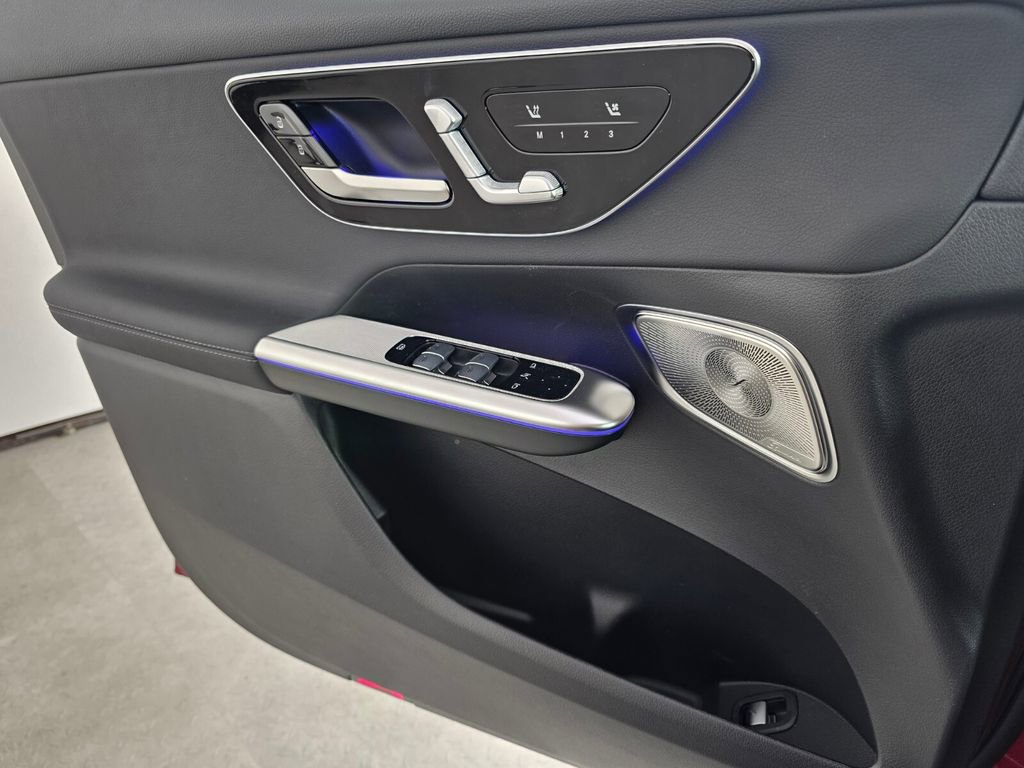 New 2026 Mercedes-Benz GLC 300 image 18