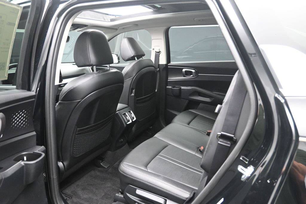 Used 2025 Kia Sorento S w/ Panoramic Sunroof Package FWD image 23