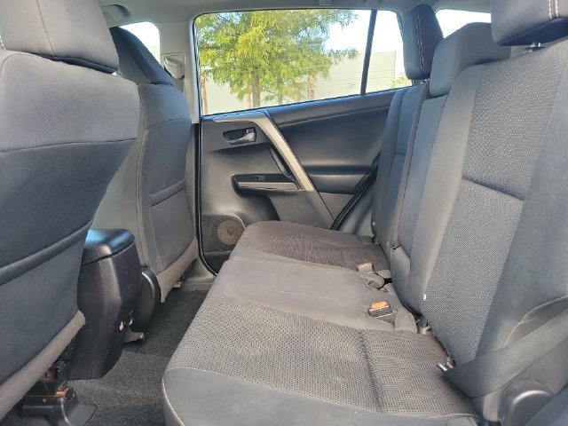 Used 2018 Toyota RAV4 XLE FWD image 10