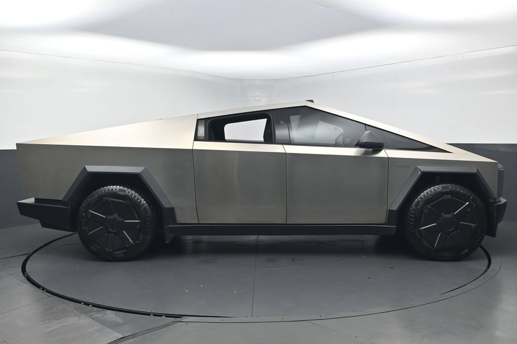 Used 2024 Tesla Cybertruck Cyberbeast AWD/4WD image 5