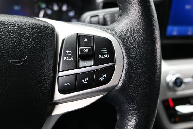 Used 2023 Ford Explorer XLT w/ XLT Sport Appearance Package AWD/4WD image 29