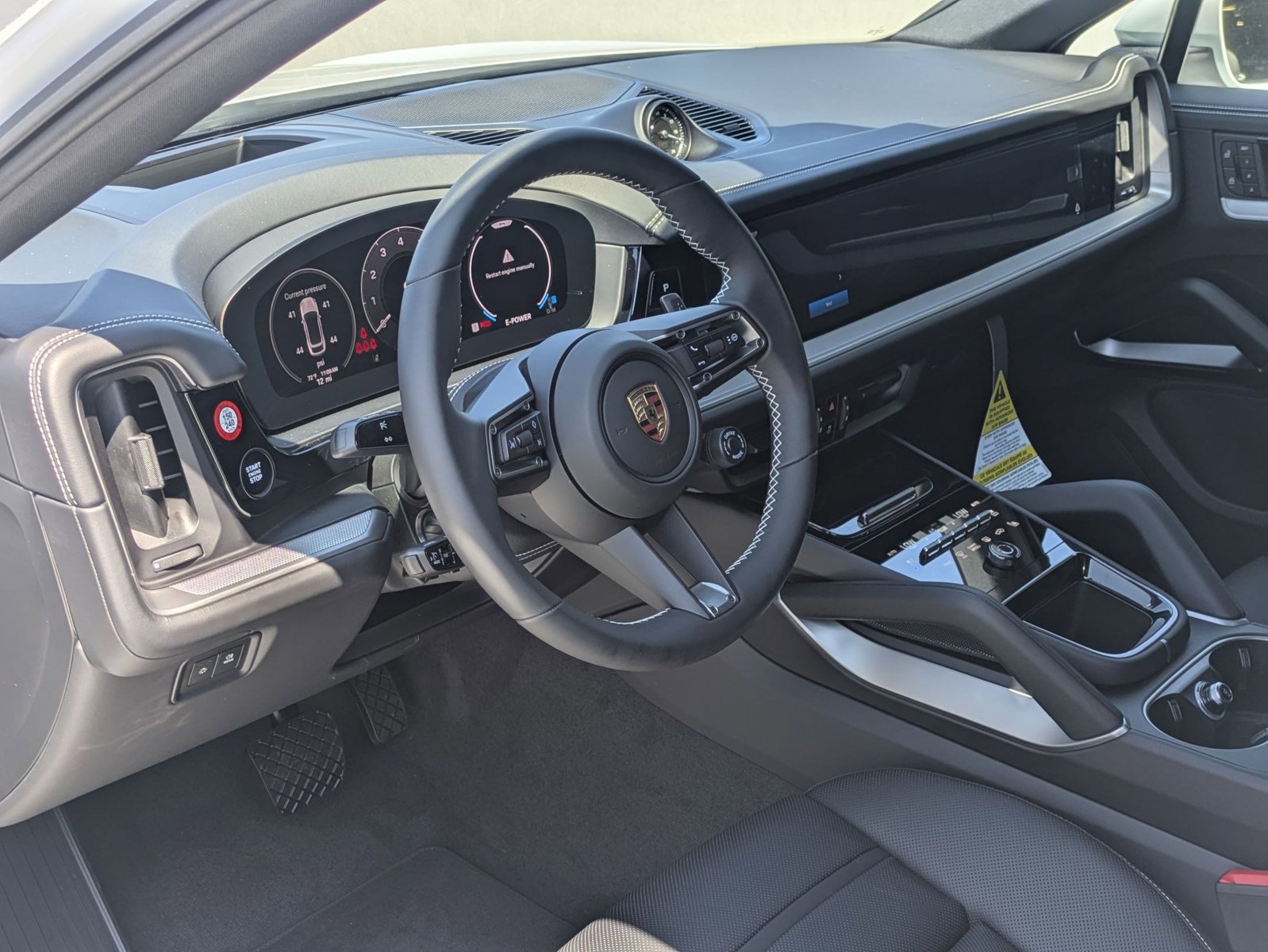 New 2025 Porsche Cayenne E-Hybrid image 4