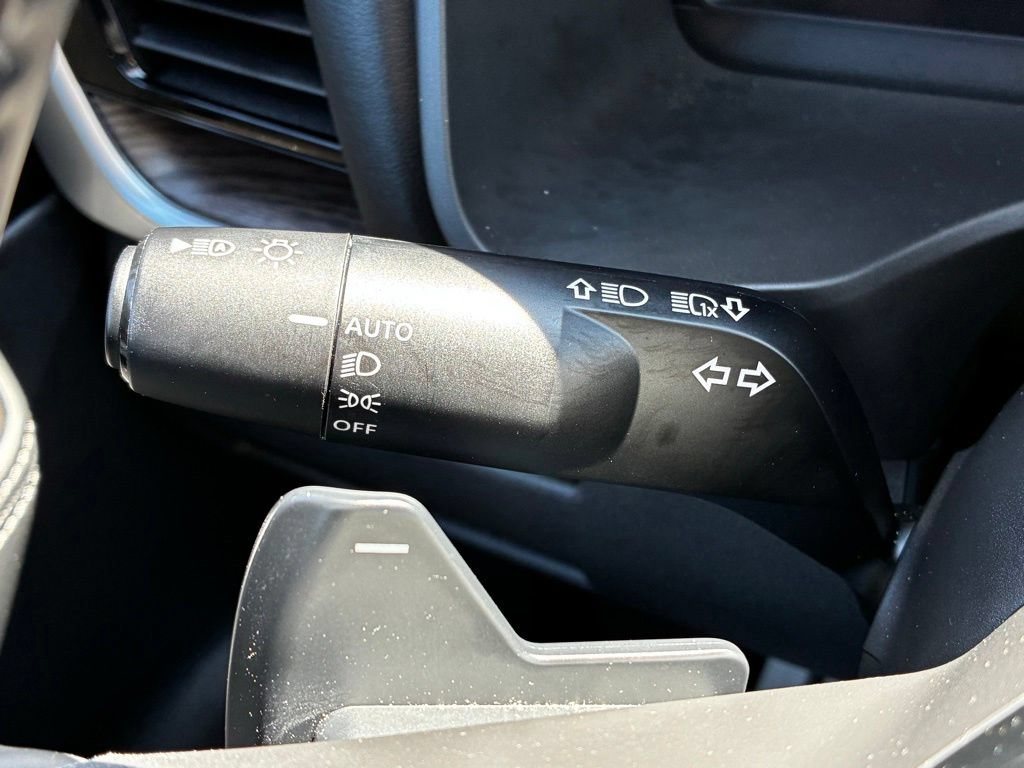 Used 2025 Nissan Rogue Platinum w/ Platinum Premium Package AWD/4WD image 16