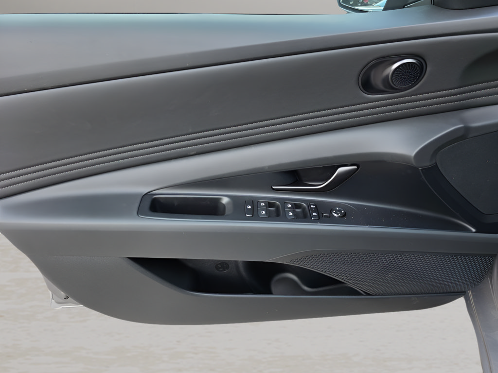 New 2026 Hyundai Elantra SEL FWD image 12