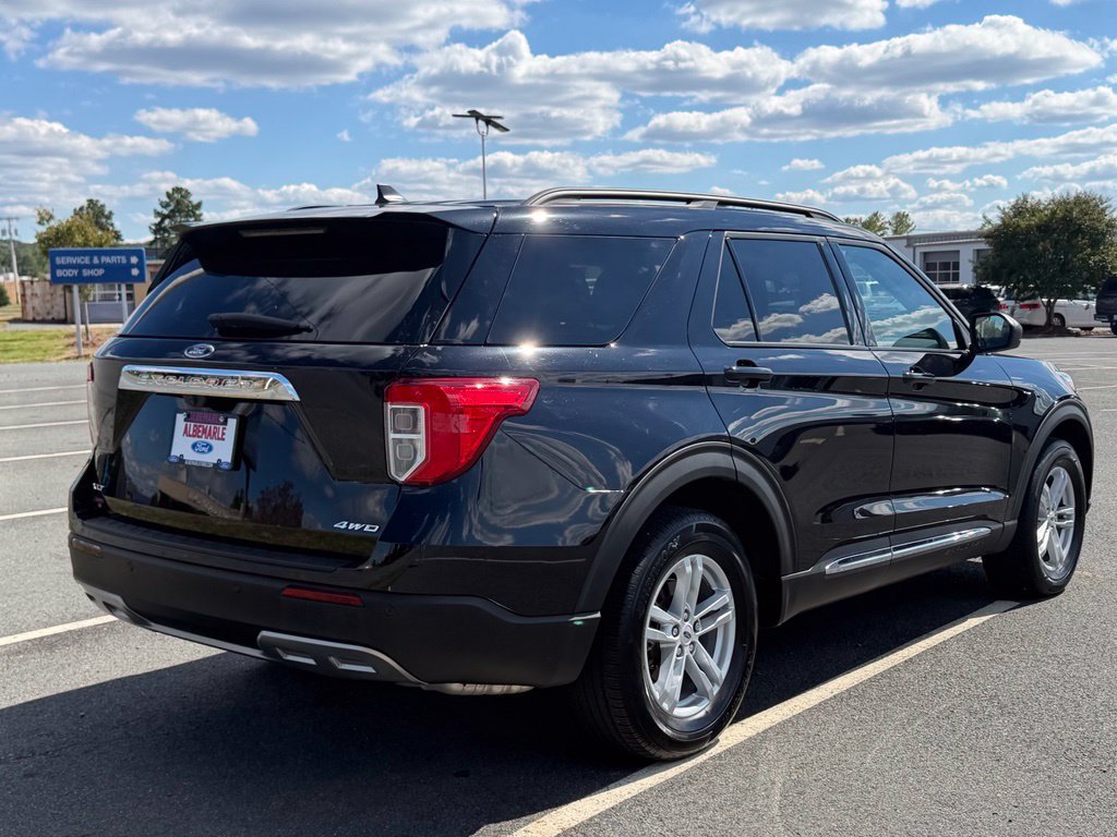 Used 2023 Ford Explorer XLT w/ Equipment Group 202A AWD/4WD image 3