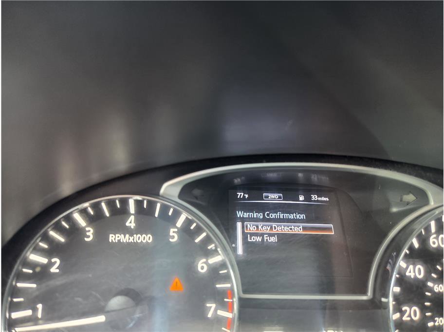Used 2015 Nissan Pathfinder SV AWD/4WD image 16