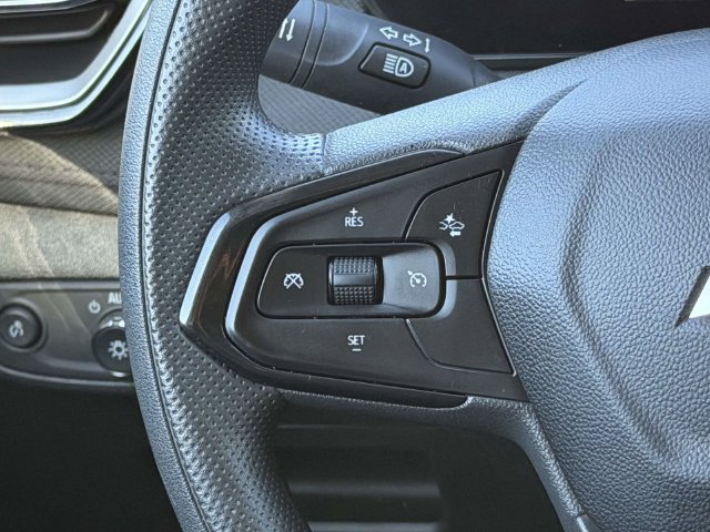 Used 2025 Chevrolet TrailBlazer LT AWD/4WD image 24