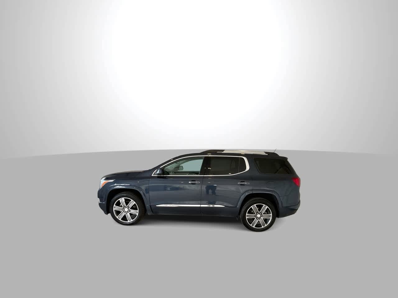 Used 2018 GMC Acadia Denali w/ Technology Package AWD/4WD image 5