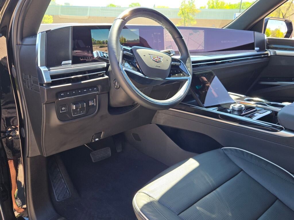 Used 2026 Cadillac Escalade Sport w/ Touring Package AWD/4WD image 25
