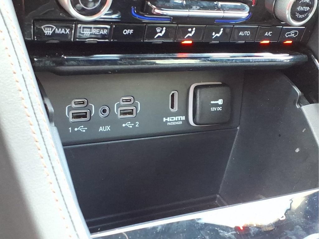 Used 2023 Jeep Grand Cherokee L Summit AWD/4WD image 8