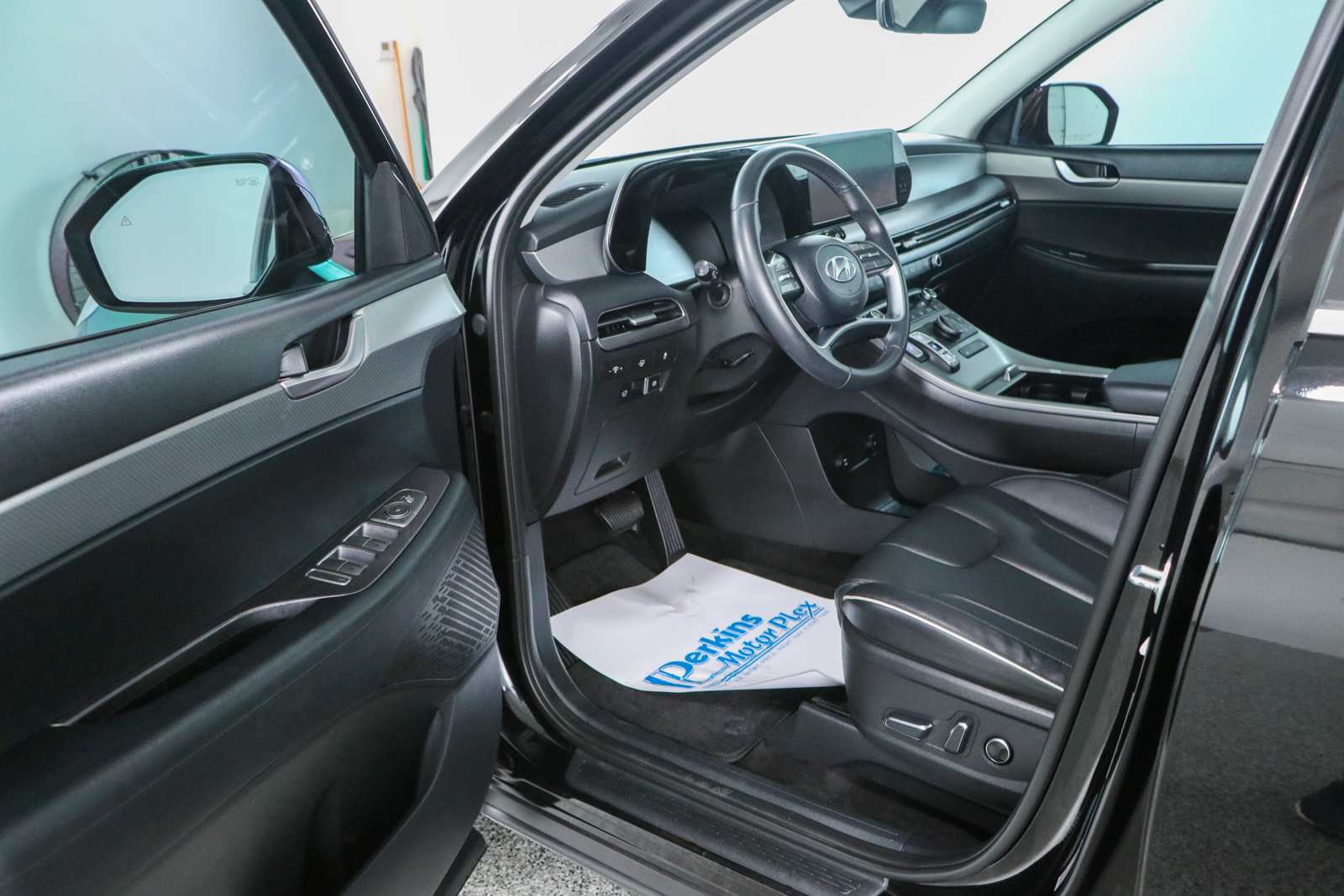 Used 2023 Hyundai Palisade XRT AWD/4WD image 3