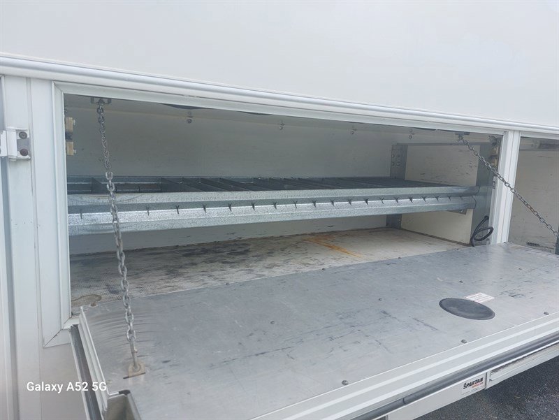 Used 2017 Chevrolet Express 4500 image 25