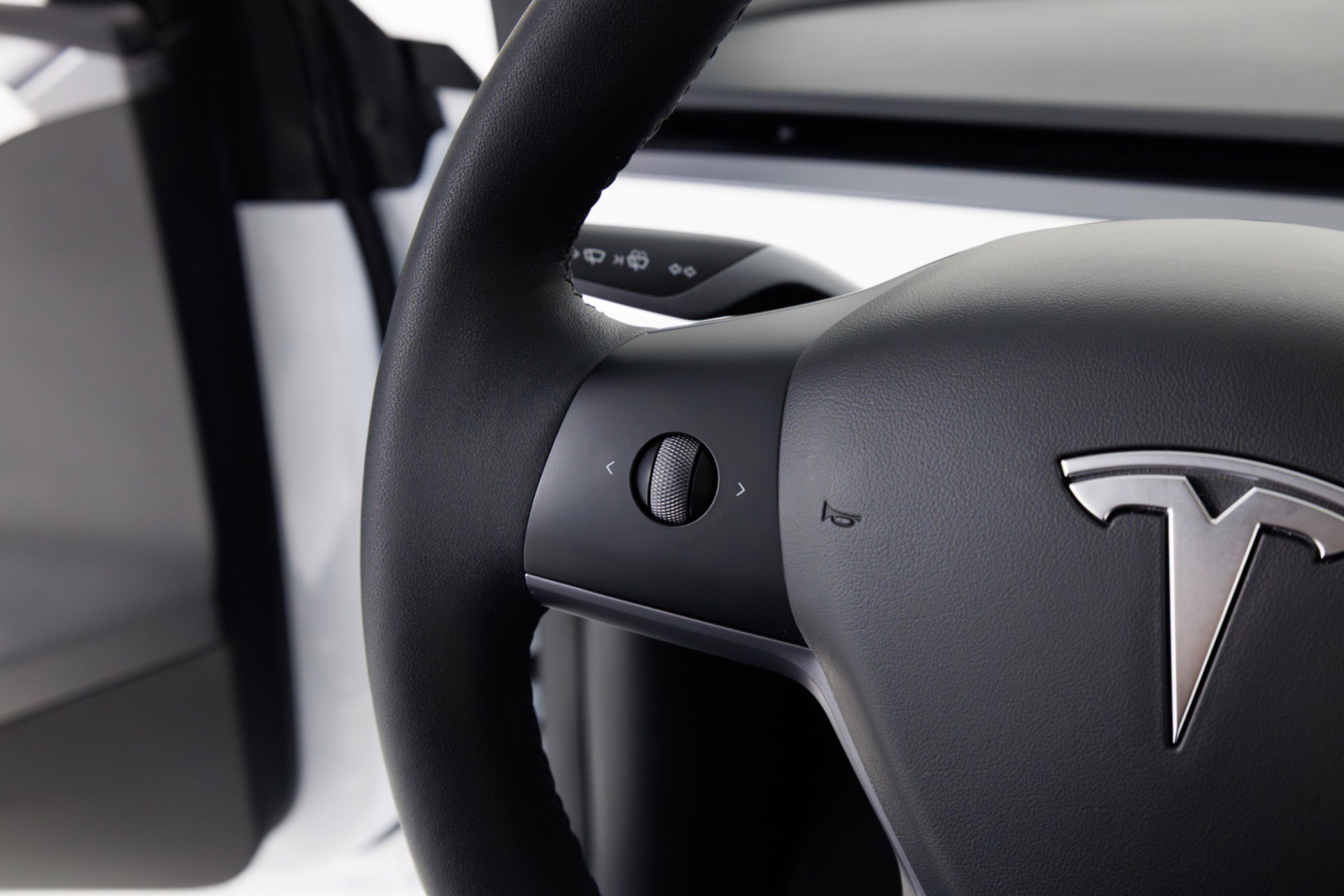 Used 2023 Tesla Model Y Performance AWD/4WD image 21