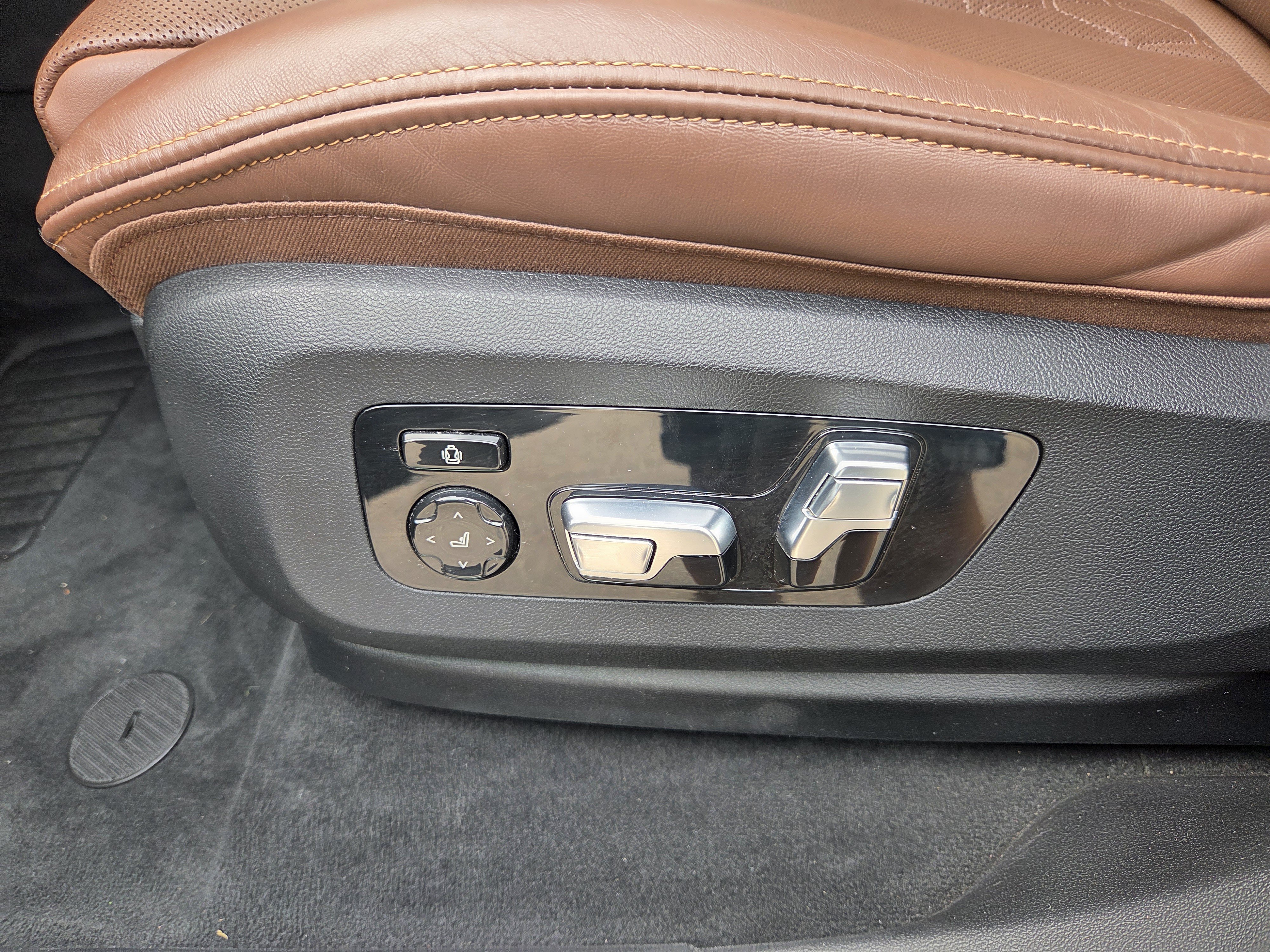 Used 2023 BMW X6 M50i w/ Executive Package AWD/4WD image 10