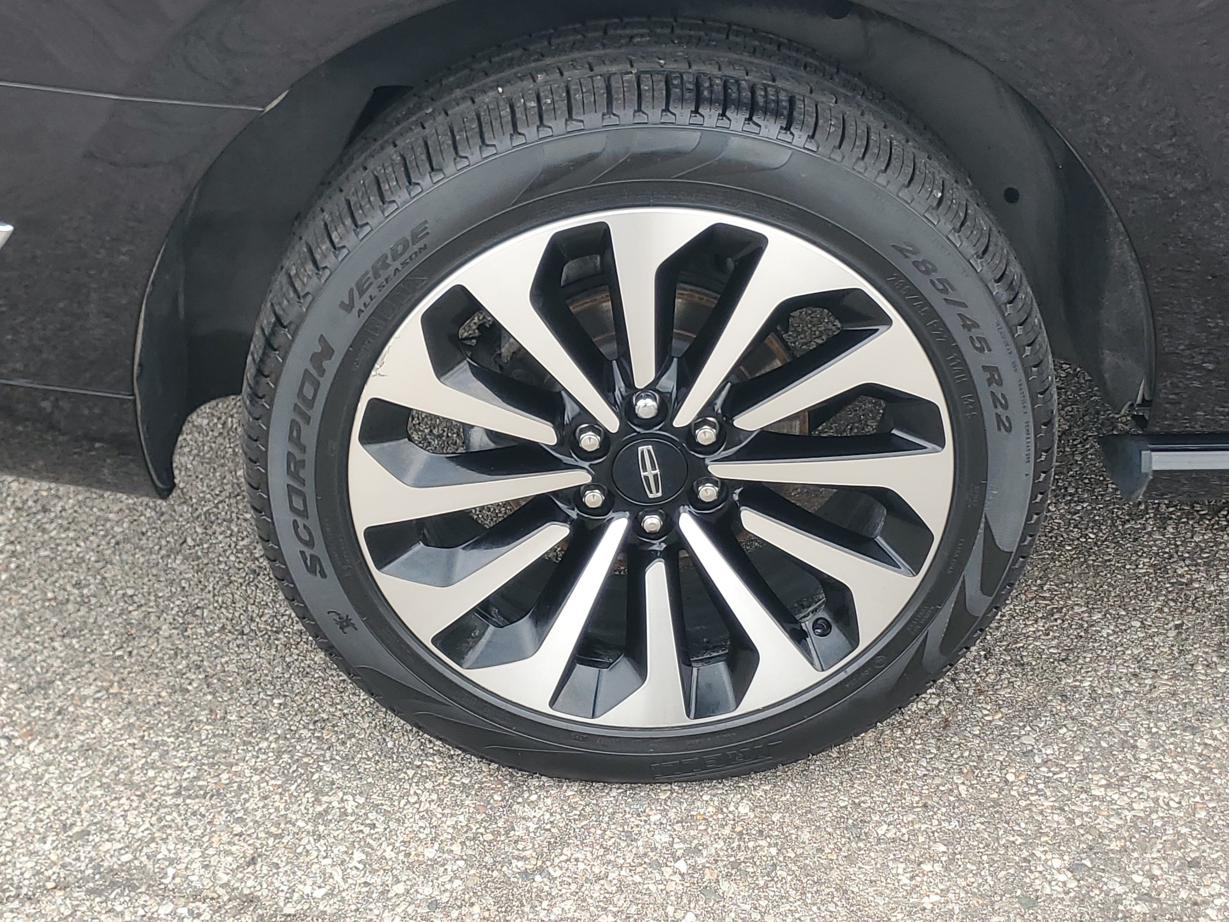 Used 2024 Lincoln Navigator Reserve AWD/4WD image 7