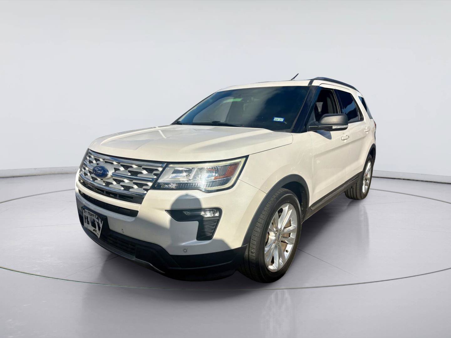 Used 2019 Ford Explorer XLT w/ Equipment Group 202A FWD image 5