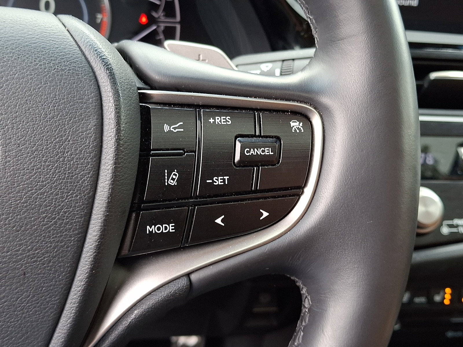 Certified 2022 Lexus ES 350 w/ Premium Package image 24