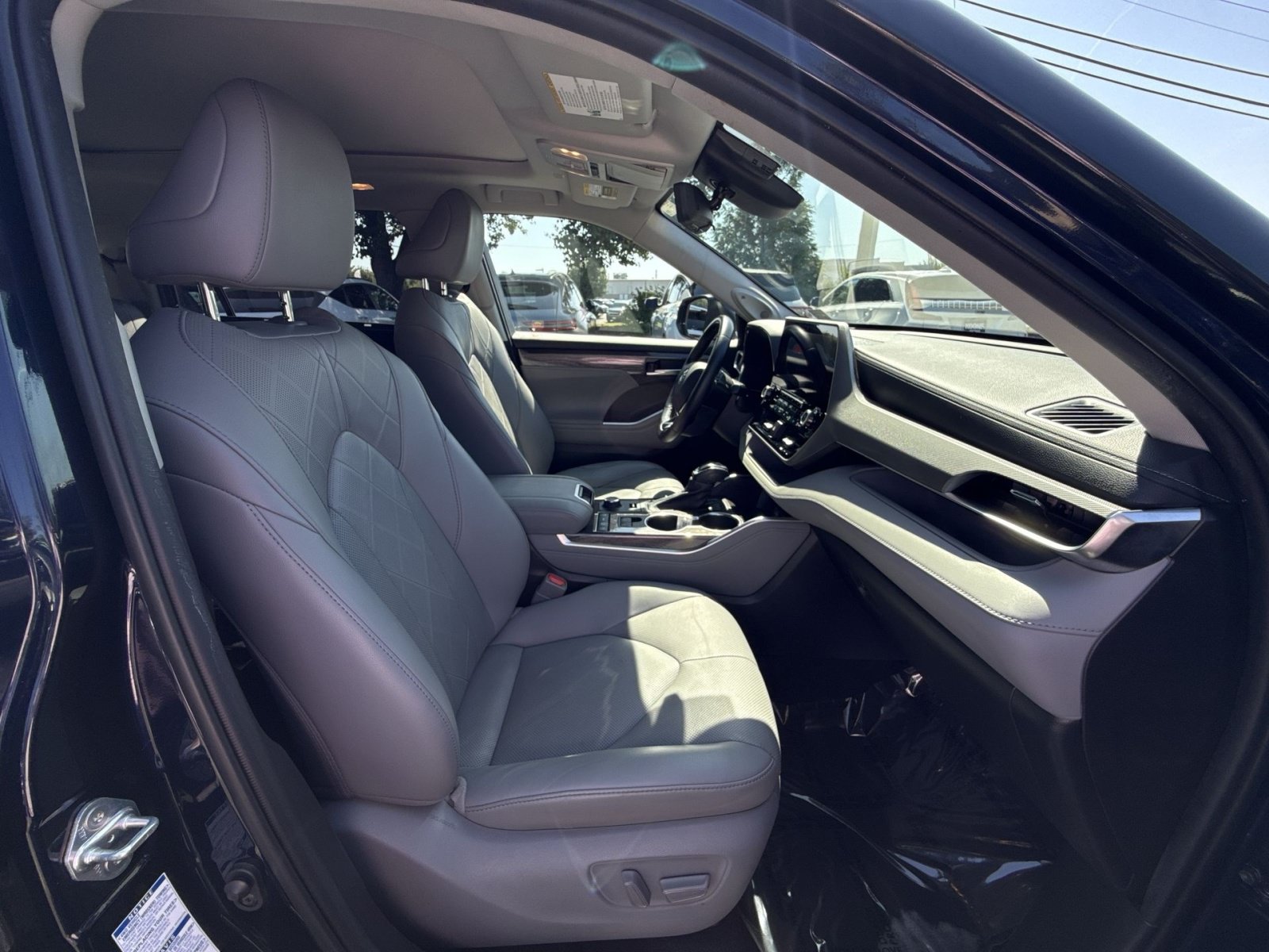 Used 2020 Toyota Highlander Platinum AWD/4WD image 25