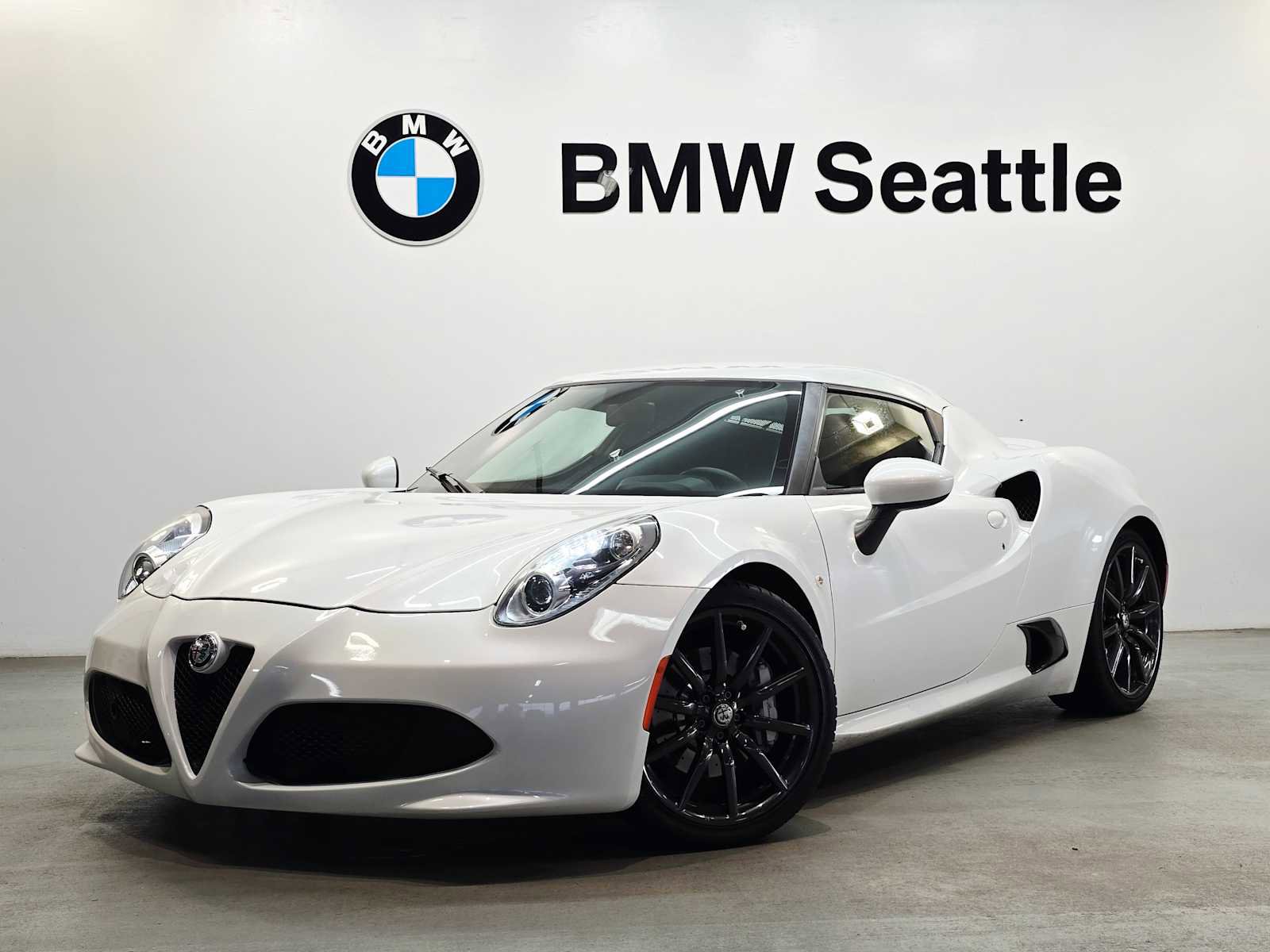 Used 2018 Alfa Romeo 4C Coupe w/ Convenience Group - Coupe image 1