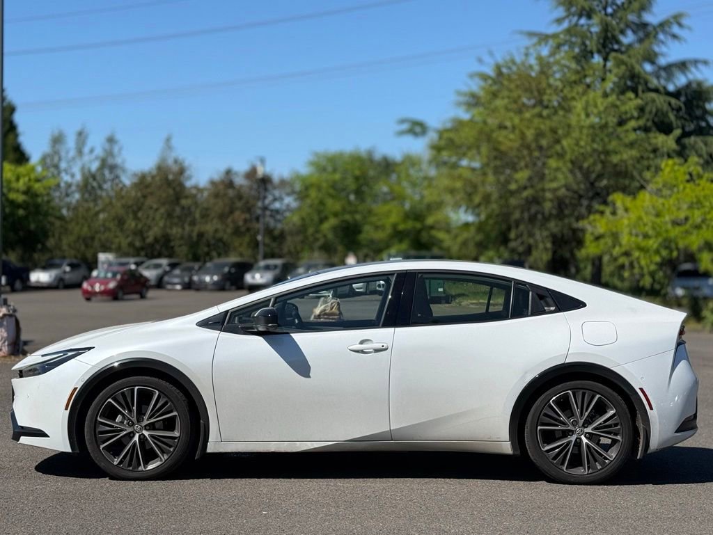 Used 2024 Toyota Prius Limited w/ Limited Premium Package FWD image 2