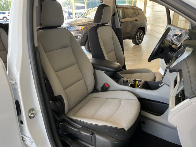 Used 2023 GMC Terrain SLE w/ Driver Convenience Package image 20