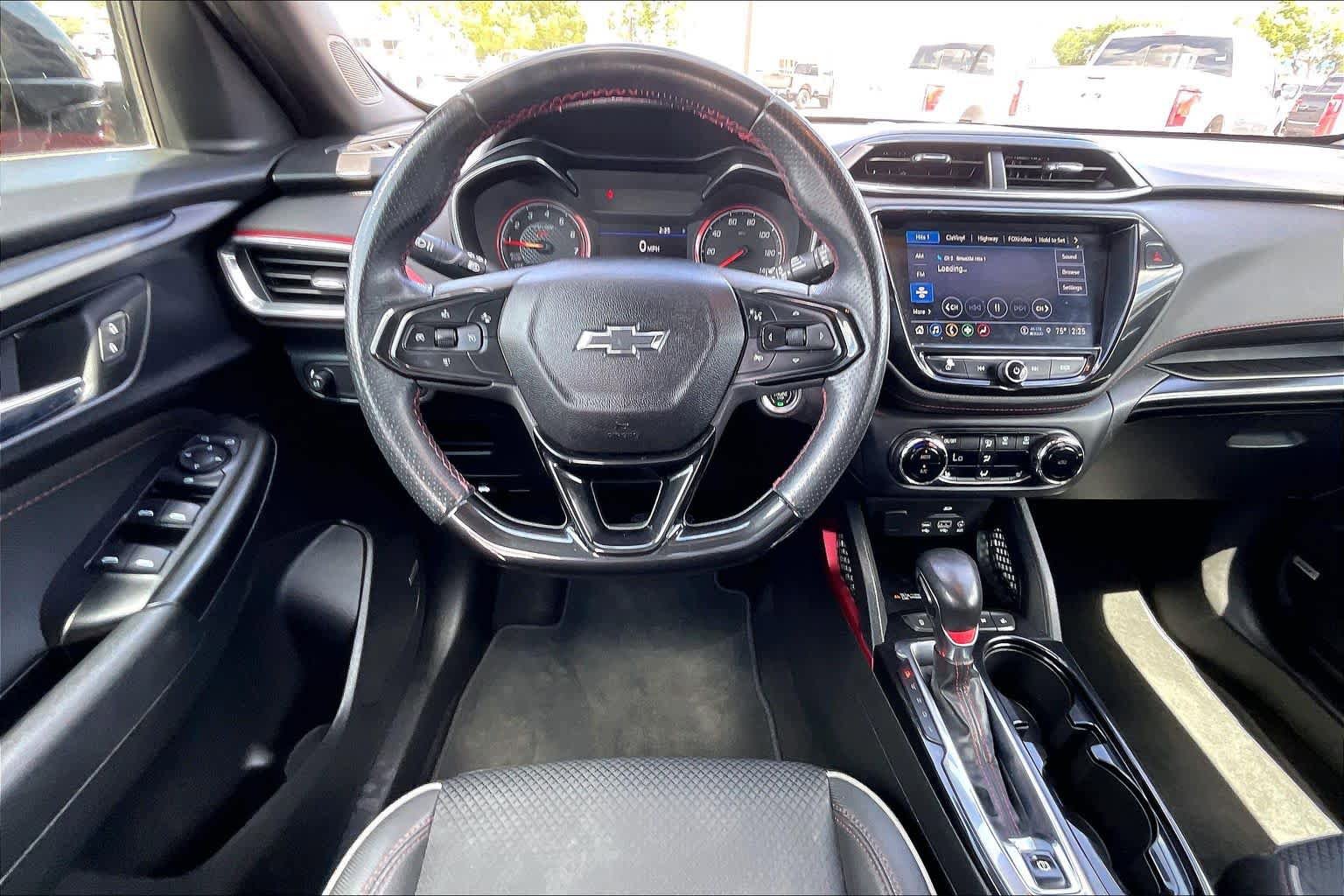 Used 2021 Chevrolet TrailBlazer RS w/ Technology Package FWD image 6
