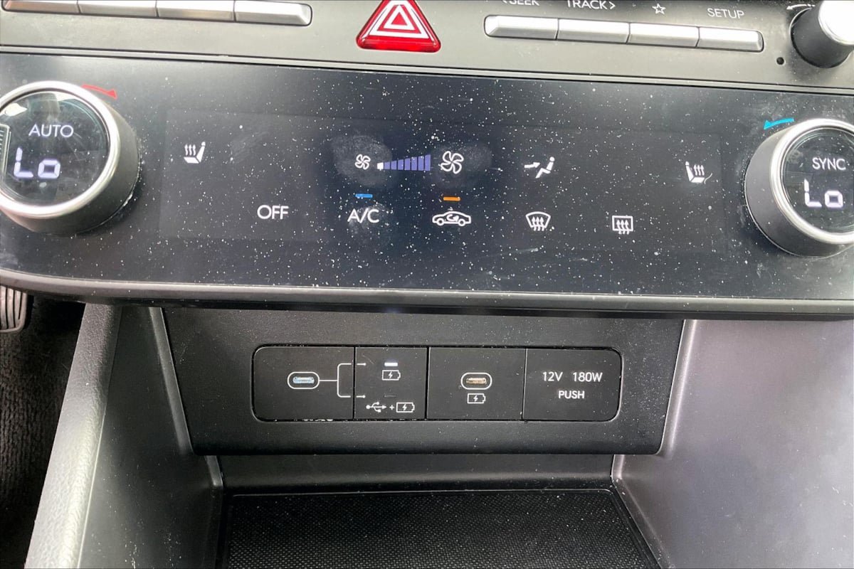 Used 2025 Hyundai Sonata SEL FWD image 31
