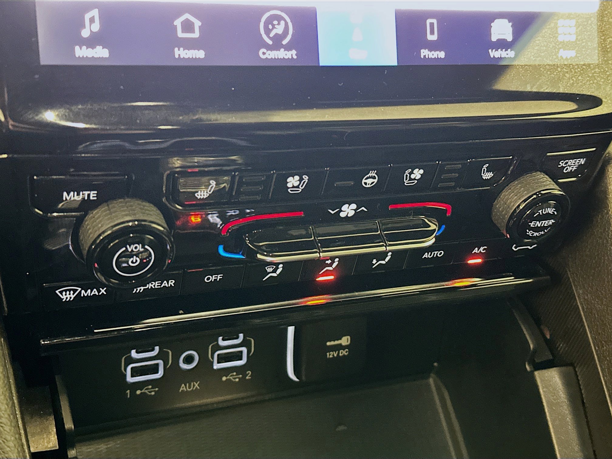 Used 2024 Jeep Grand Cherokee L Limited w/ Luxury Tech Group II image 24