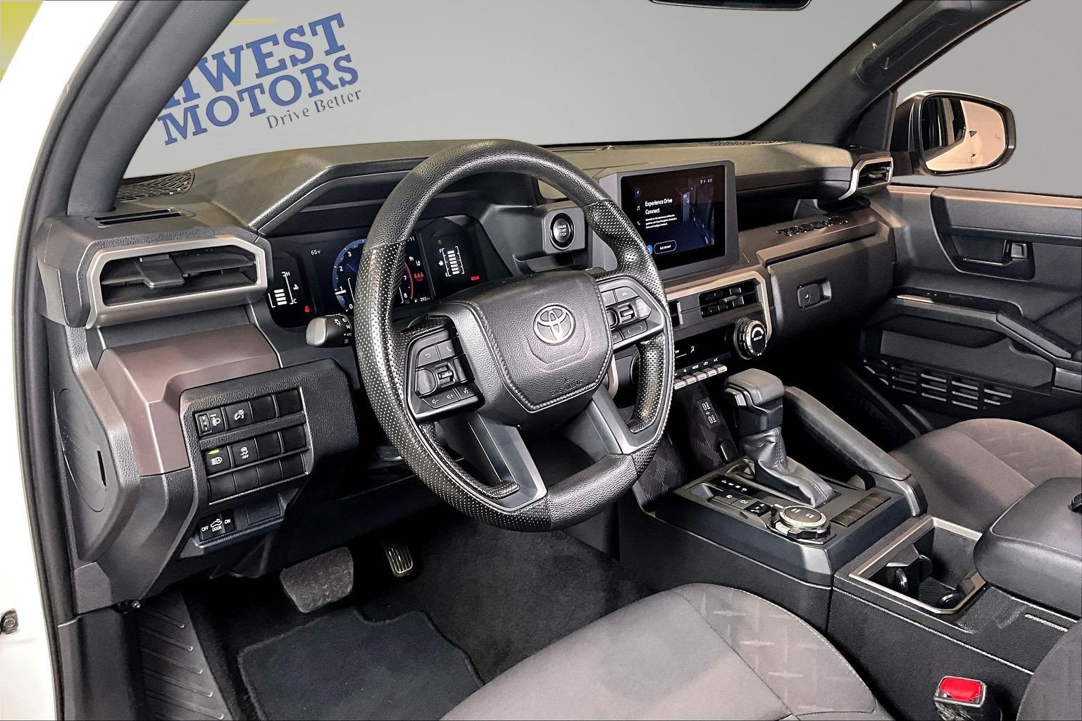 Used 2025 Toyota Tacoma SR5 AWD/4WD image 19