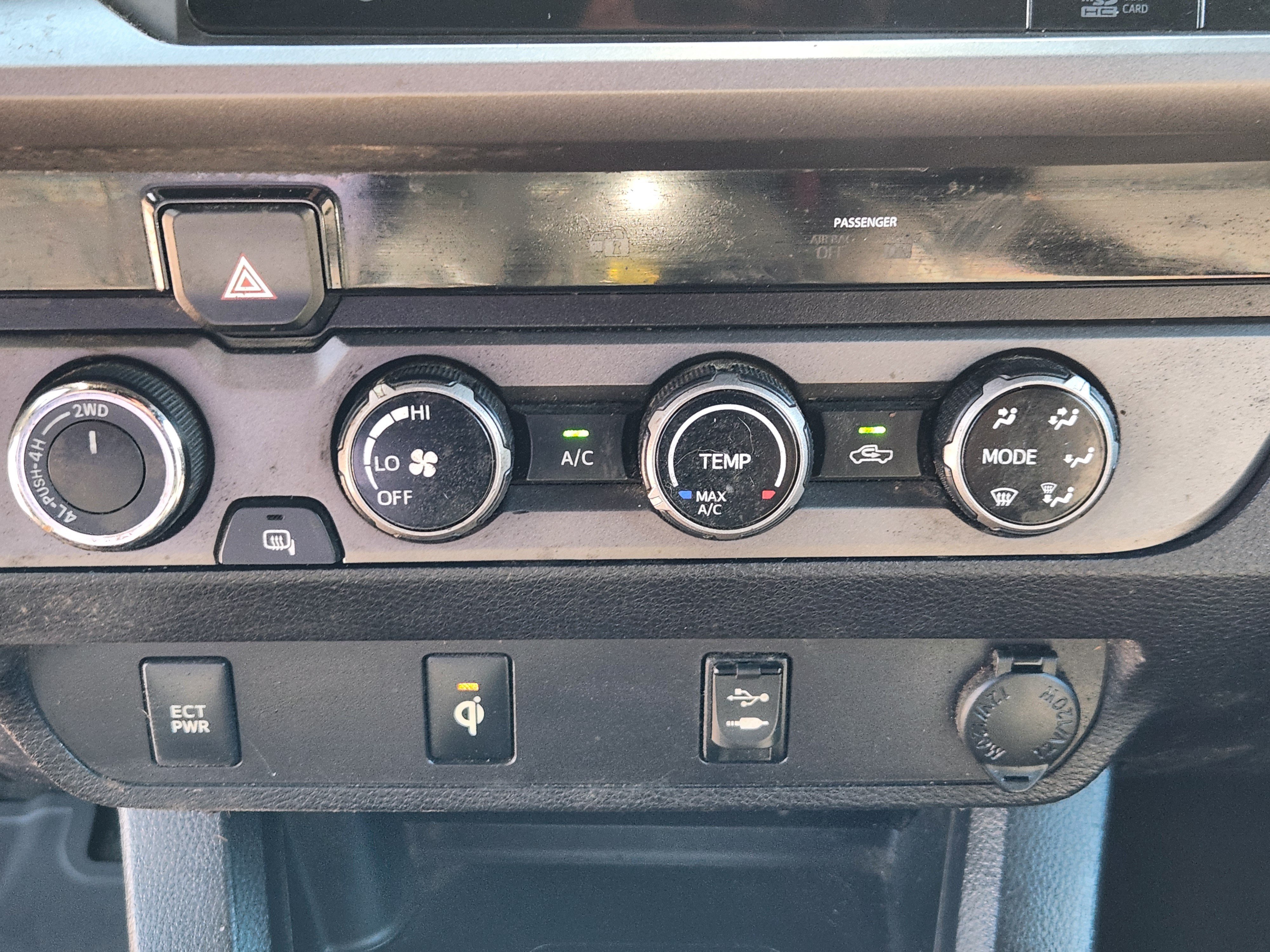 Used 2017 Toyota Tacoma TRD Sport w/ Tow Package (A/T) AWD/4WD image 21