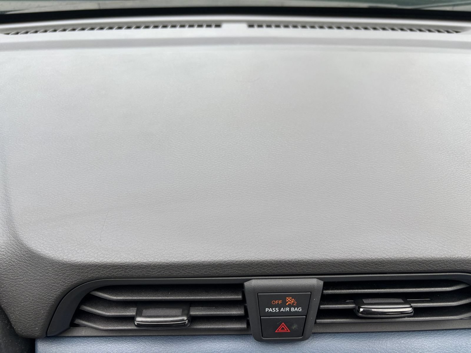 Used 2025 Nissan Versa SV FWD image 17