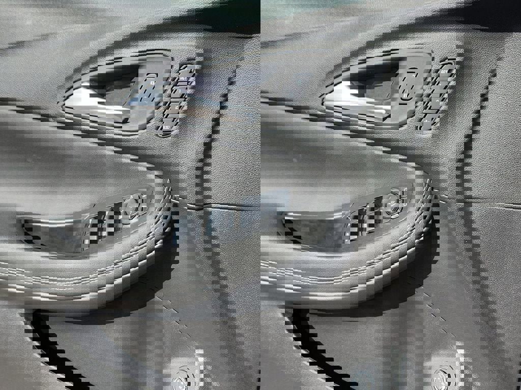 Used 2024 Buick Encore GX Avenir w/ Avenir Technology Package image 20