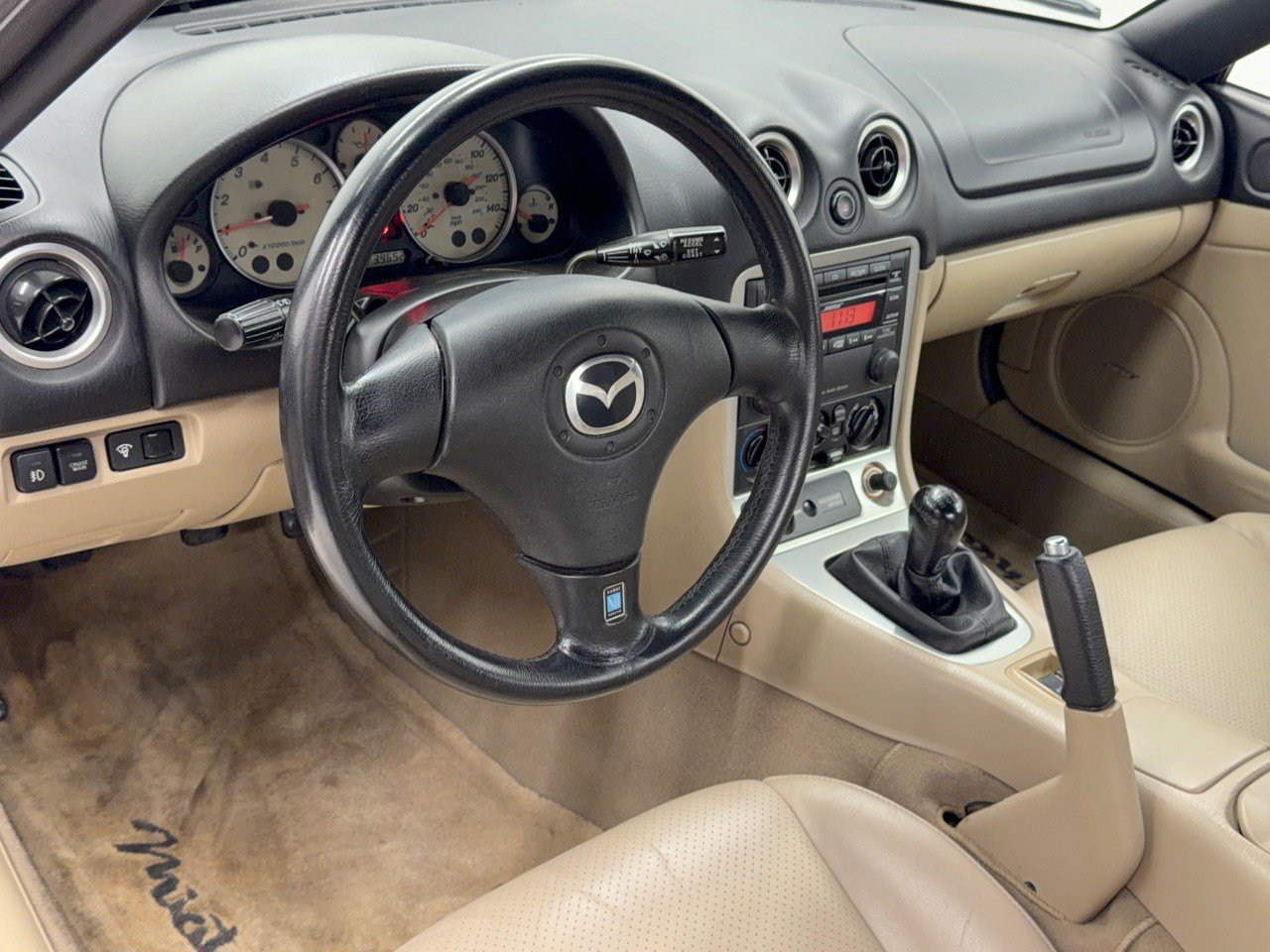 Used 2003 MAZDA MX-5 Miata LS RWD image 4
