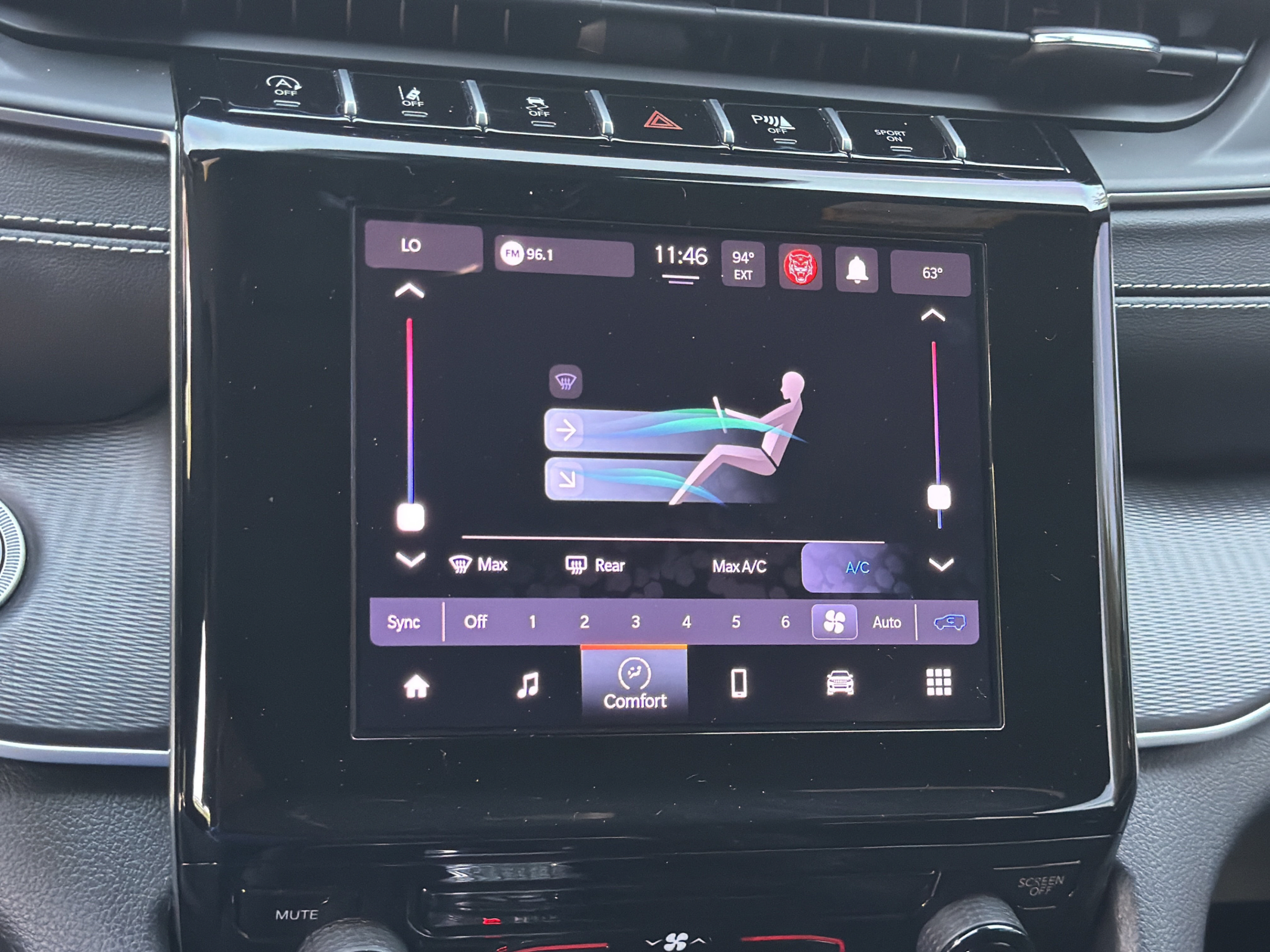 Used 2025 Jeep Grand Cherokee Laredo X RWD image 3