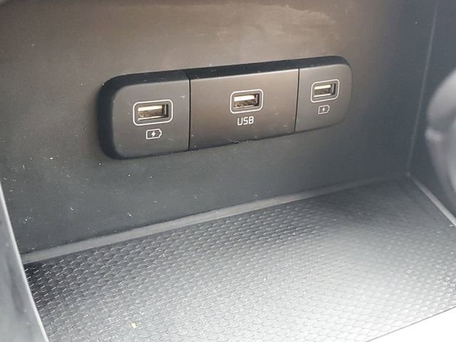 Certified 2024 Kia Carnival LX image 28