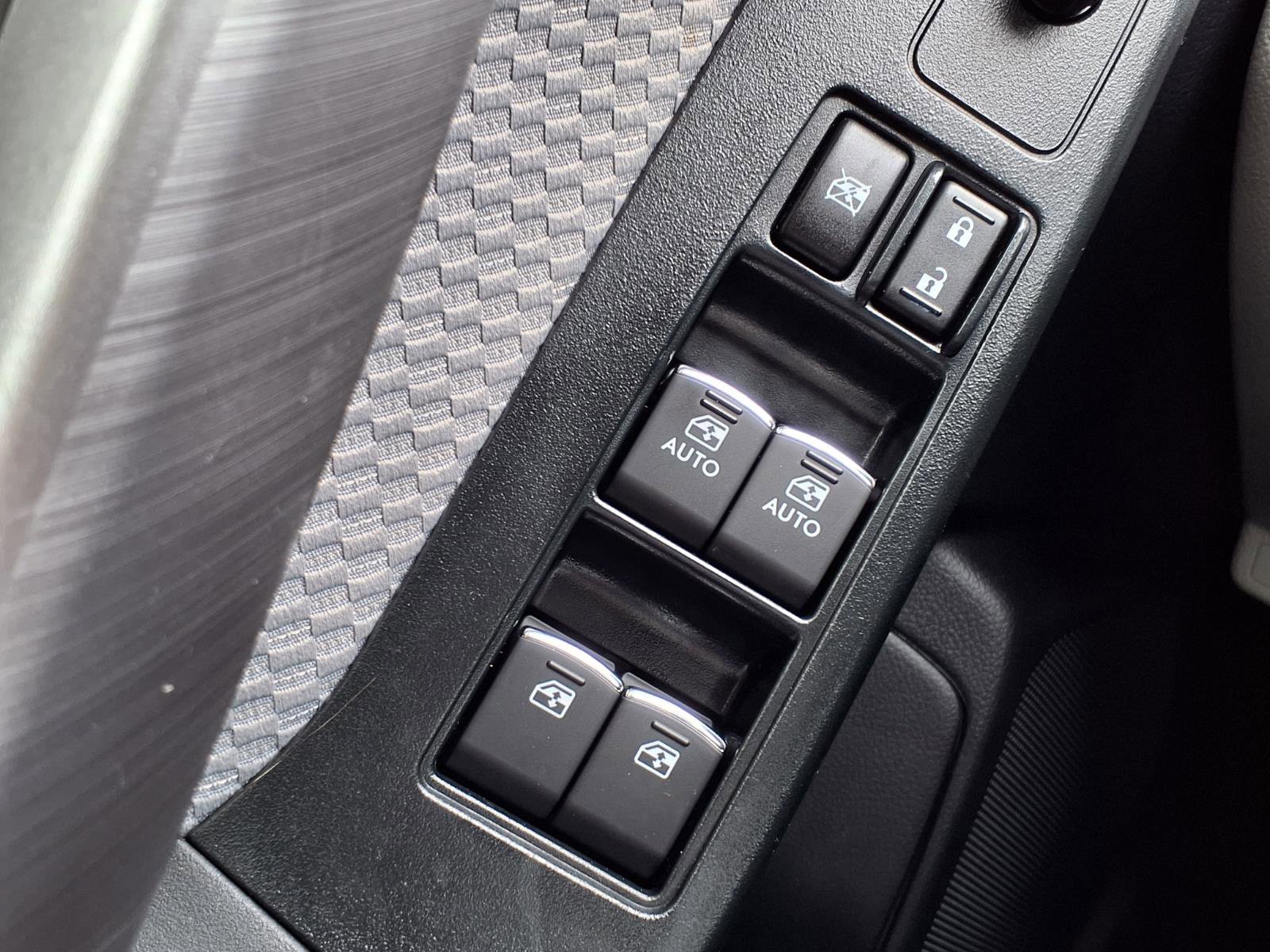 Used 2017 Subaru Forester 2.5i Premium w/ All-Weather Package AWD/4WD image 11